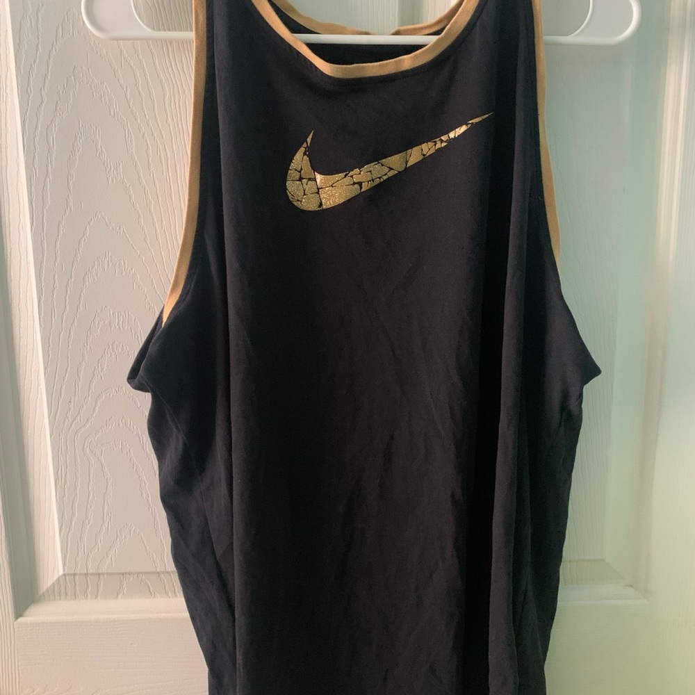 Nike women’s XXL tank